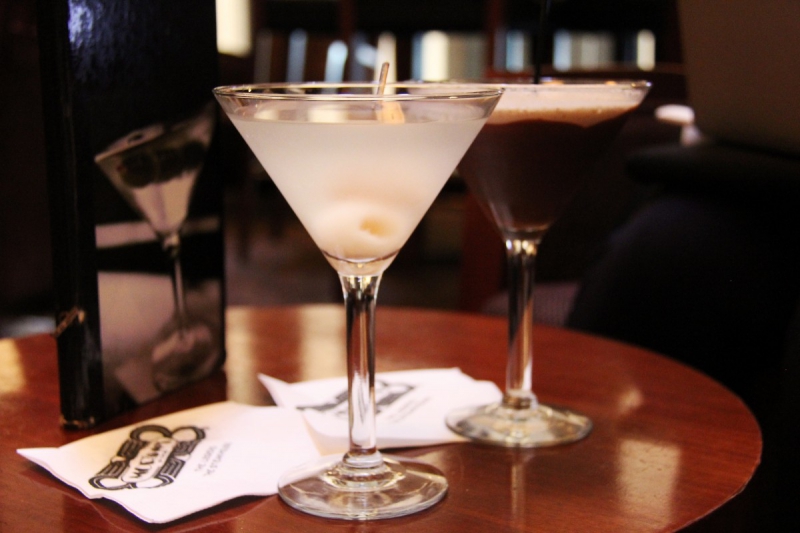 brasserie-SOSPEL-min_martini_bar_lychee_chocolate_alcohol_liquor_happy_hour_happy-910161